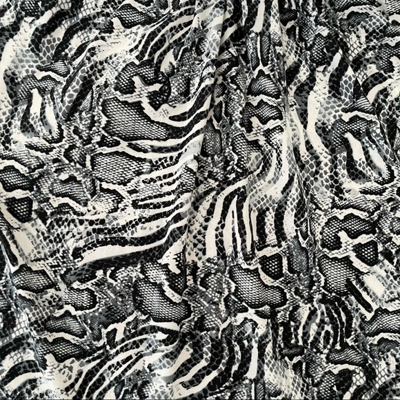 C. Olives Sequined T-Back Tank Python Print Top M - Picture 3 of 8